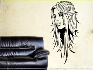 מדבקת קיר | בחורה עם סיגריה