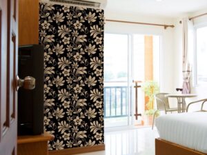 טפט עיטור פרחוני שחור