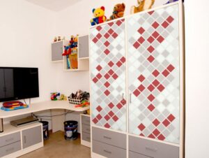 טפט לרהיטים ריבועים אדום אפור