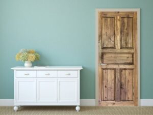 מדבקת טפט לדלת עץ מעוצבת