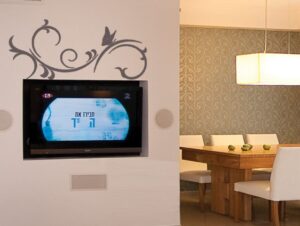 מדבקת קיר | פרפר מעוטר