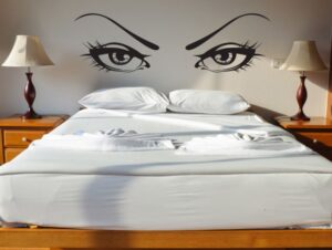 מדבקת קיר | עיניים צופות