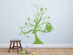 מדבקת קיר ינשוף על עץ