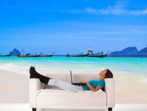 מדבקת טפט | סירות בחוף הים