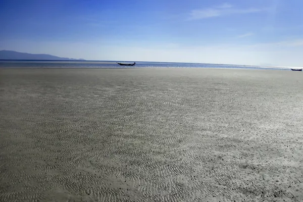 טפט של ים מתרחק