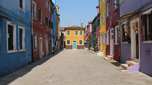 טפט קיר - בתים צבעונים