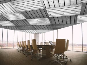 לוחות עץ שחור לבן | טפט לחדר ישיבות | טפט תקרה