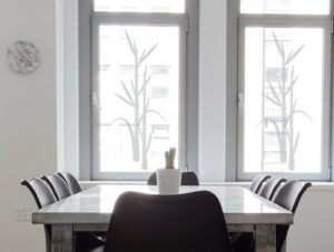 מדבקה לזכוכית | במבוק