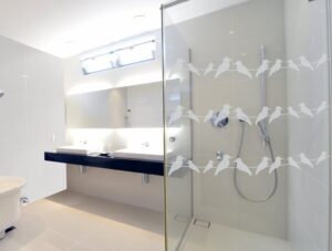 מדבקה לזכוכית | ציפורים על חוט