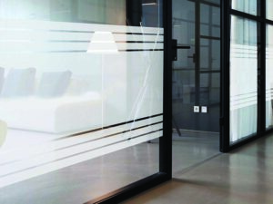 מדבקת קיר | מדבקה לזכוכית | חלבית מפוספסת