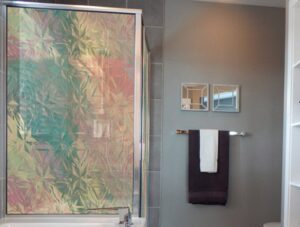 מדבקה לזכוכית | זכוכית צבעונית