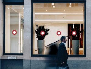 מדבקות קיר | מדבקות זכוכית | מדבקות נגישות בשני צבעים