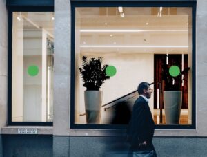 מדבקות קיר | מדבקות זכוכית | מדבקות נגישות