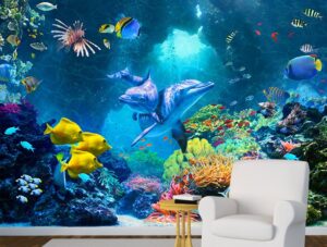 דולפינים בים