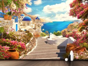 מדרגות פרחוניות מובילות לים