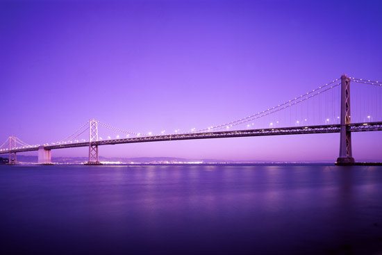 טפט | גשר ושמים סגולים