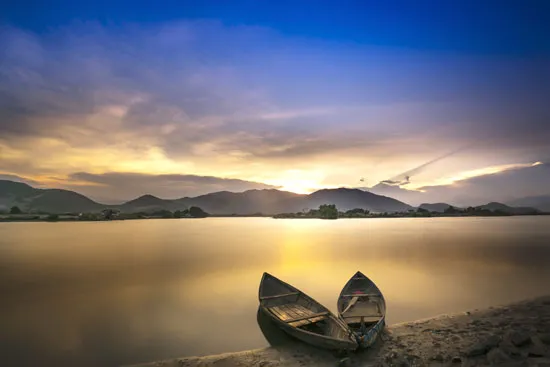 מדבקת טפט | זריחה באגם