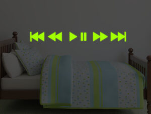 מדבקה זוהרת בחושך - פליי ליסט