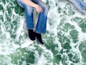 מדבקות לרצפה - בריכת קצף