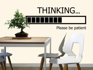 מדבקה - חושב...