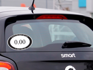 מדבקה לרכב - 0.00 לא רצים פה