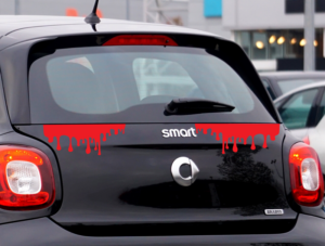 מדבקה לרכב - נוזל מוזר באוטו