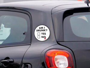 מדבקה לרכב - האם אני שיכור?