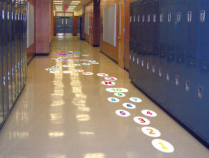 מסלול רצפה – מסלול רצפה אתגרי מוטורי אותיות ומספרים 3 שלבים