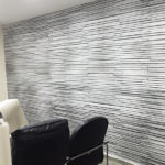 טפט בריקים דקים לבנים בגוון אפרפר