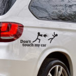 מדבקה לרכב - אל תיגע באוטו