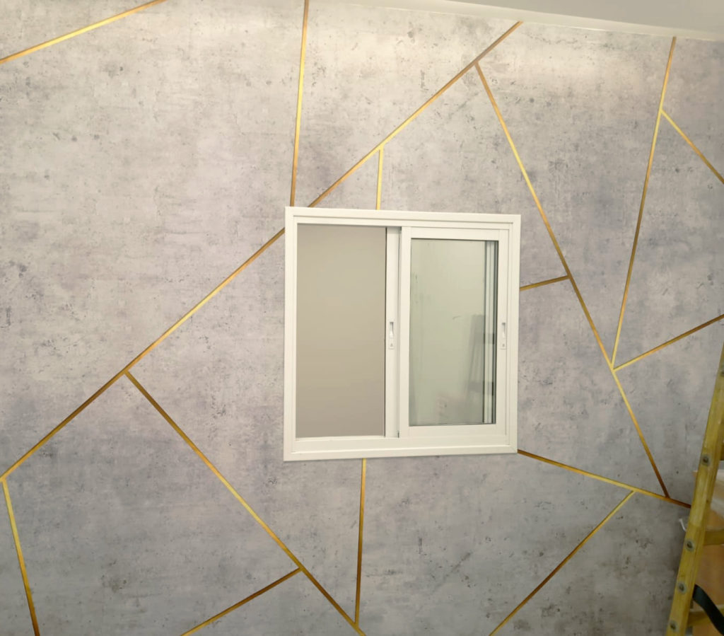 חיתוכי צורות בטון וזהב