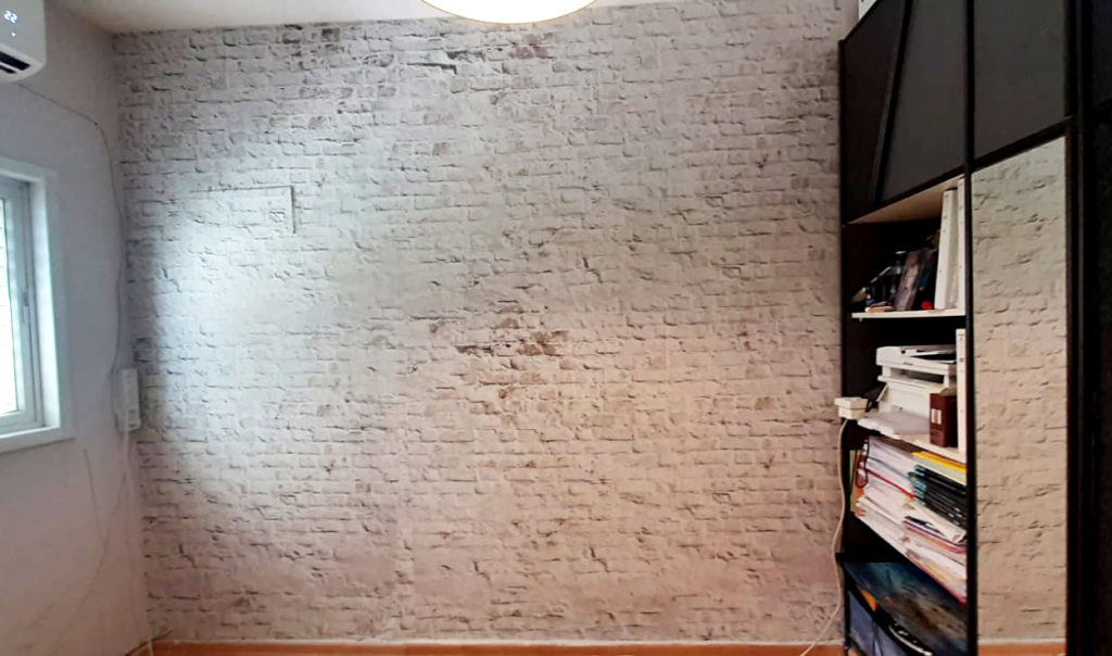 בריקים לבן עתיק