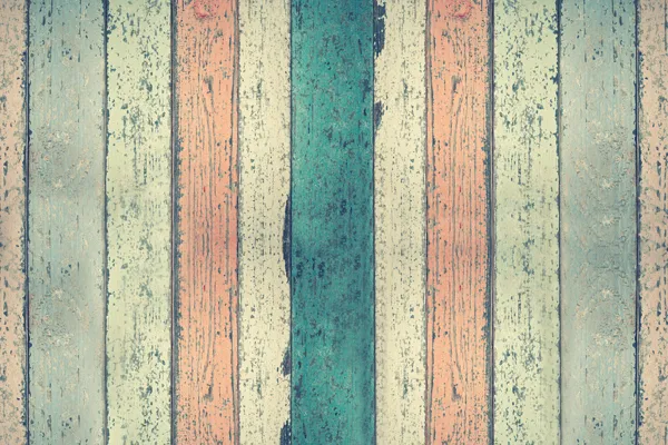 פלטות עץ צבעוניות