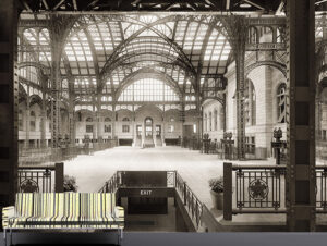 טפט - תחנה מרכזית בסגנון וינטג'