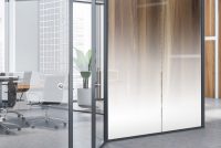 מדבקה לזכוכית - מעבר חלבי עדין