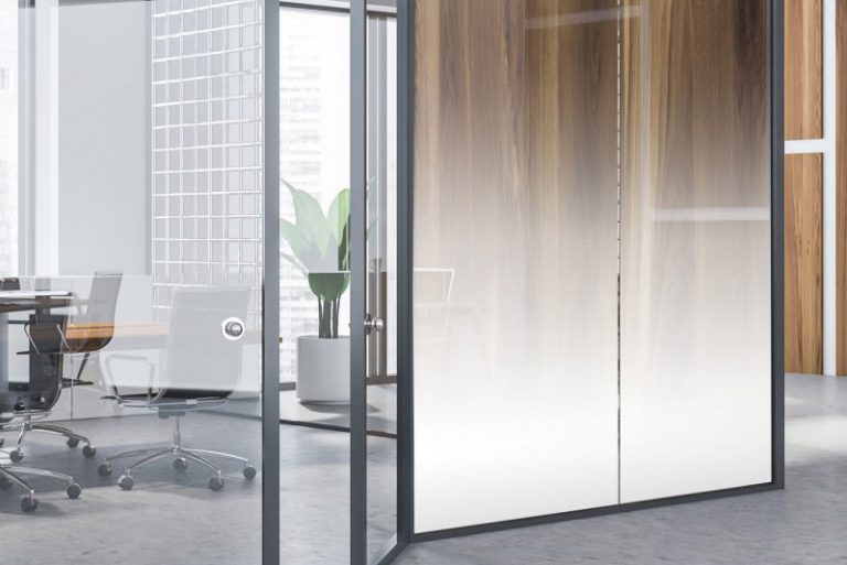 מדבקה לזכוכית - מעבר חלבי עדין