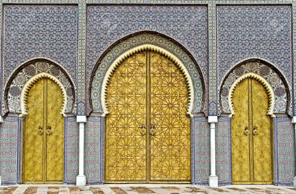 מדבקת טפט | דלתות צהובות