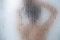 מדבקה חלבית | טיפות עדינות