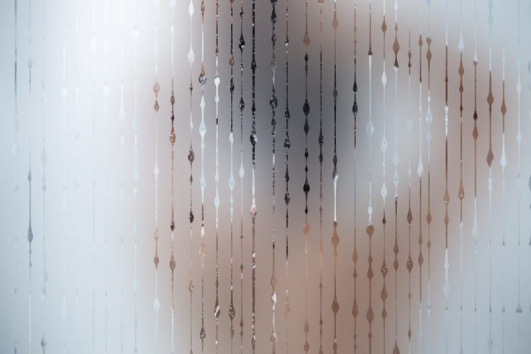 מדבקה חלבית | טיפות עדינות