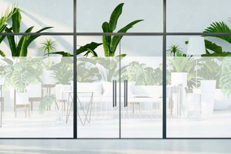 מדבקה חלבית | פסים דקים 4 ממ