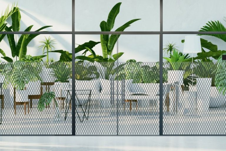 מדבקה חלבית | בחיתוך מעויינים שחור