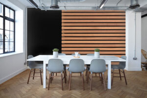 מדבקת טפט | קרשים בהירים רקע כהה