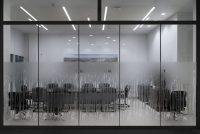 מדבקה חלבית | במבוק צפוף