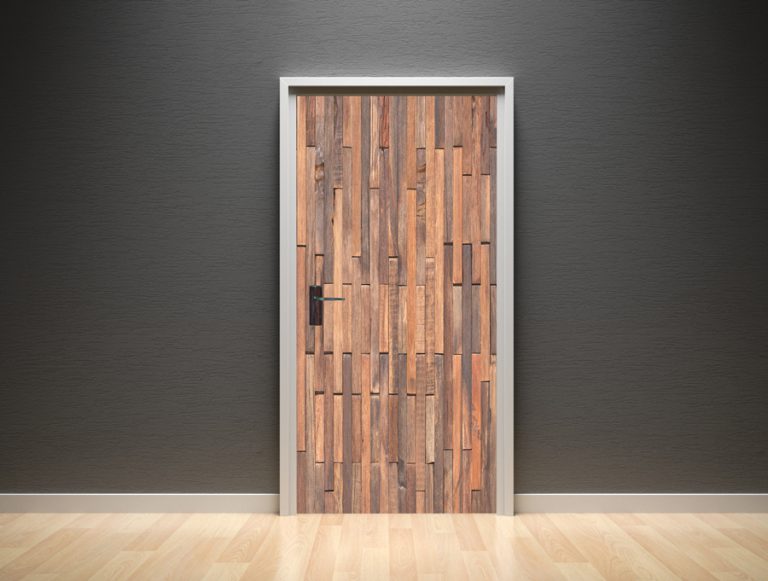 טפט לדלת | קרשי עץ צפופים